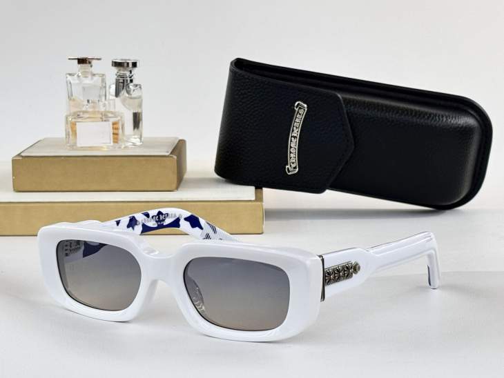 Picture of Chrome Hearts Sunglasses _SKUfw79684082fw
